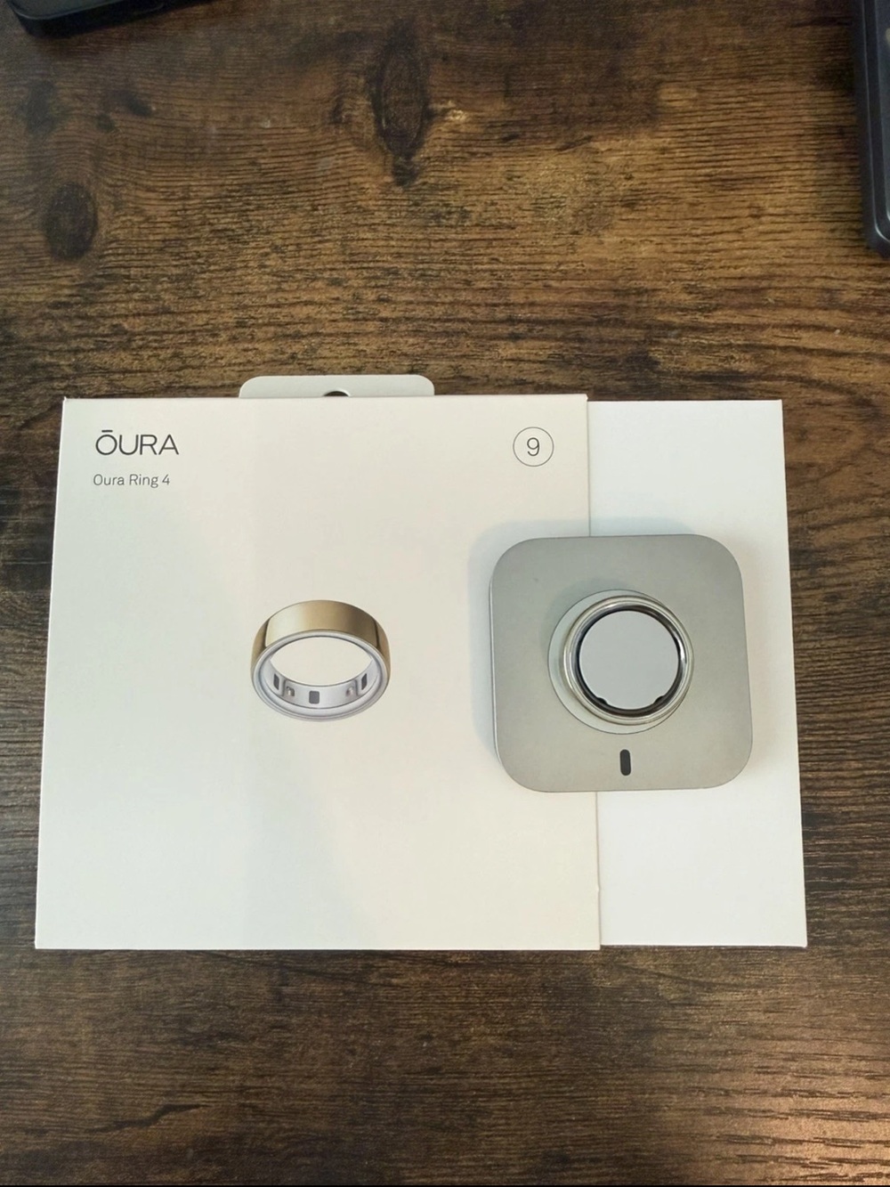 Oura Ring 4 in Gold with Silver Charger size 9